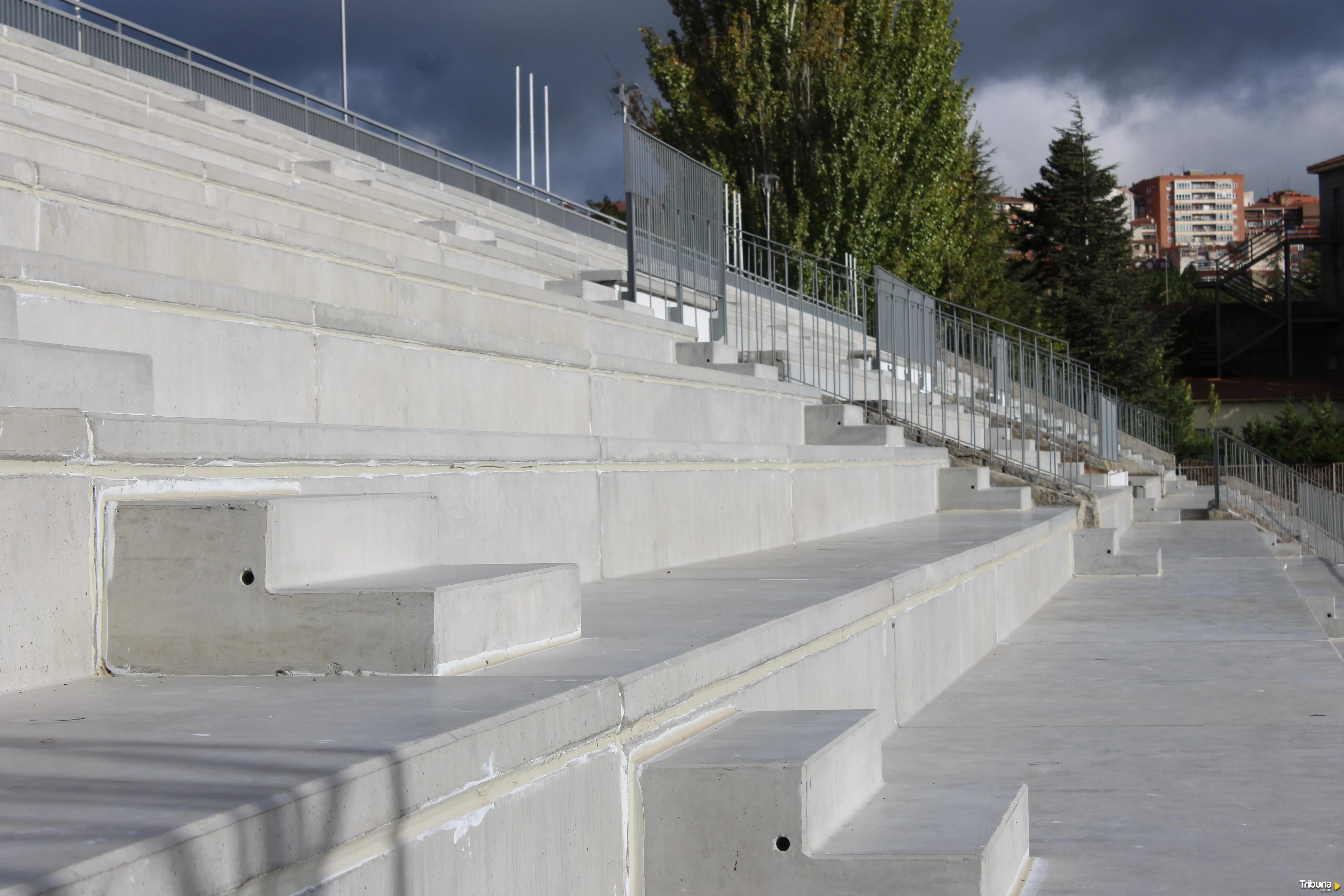 Gradas de la ciudad deportiva