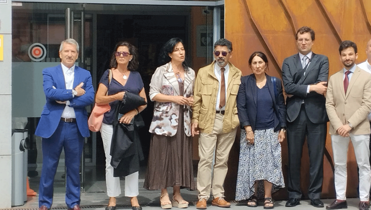Vox Ávila, presente en la manifestación de jueces y fiscales en la puerta de los juzgados  