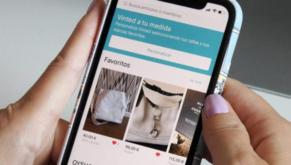 La moda de segunda mano marca tendencia: lo más buscado en Vinted en 2024