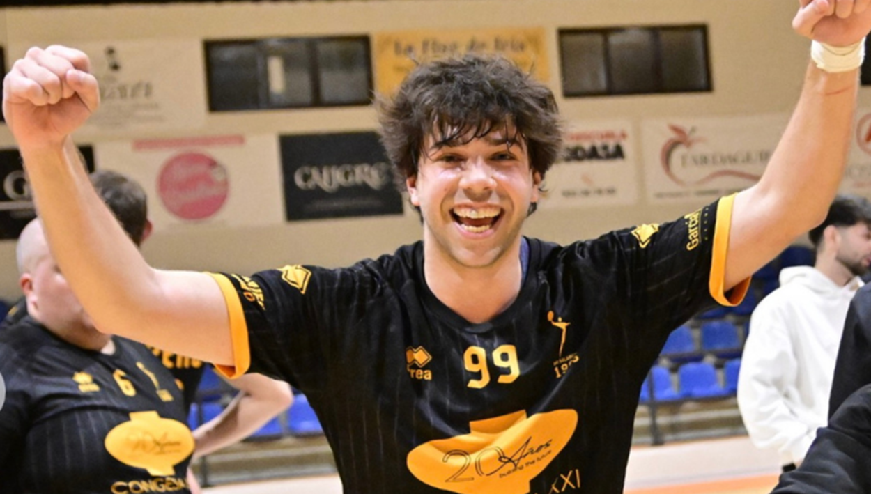 Álvaro Carretero abandona el BM Salamanca para disputar la fase de ascenso