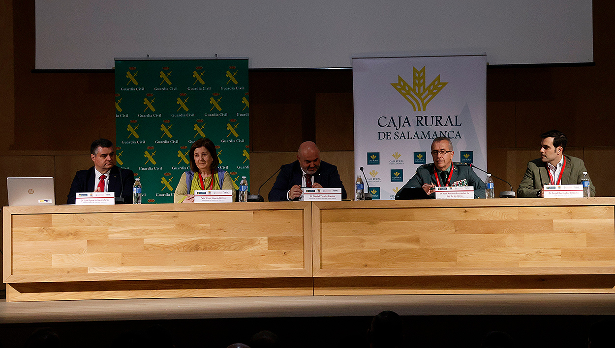 La USAL debate sobre ciberseguridad y ciberdelincuencia para fomentar la seguridad