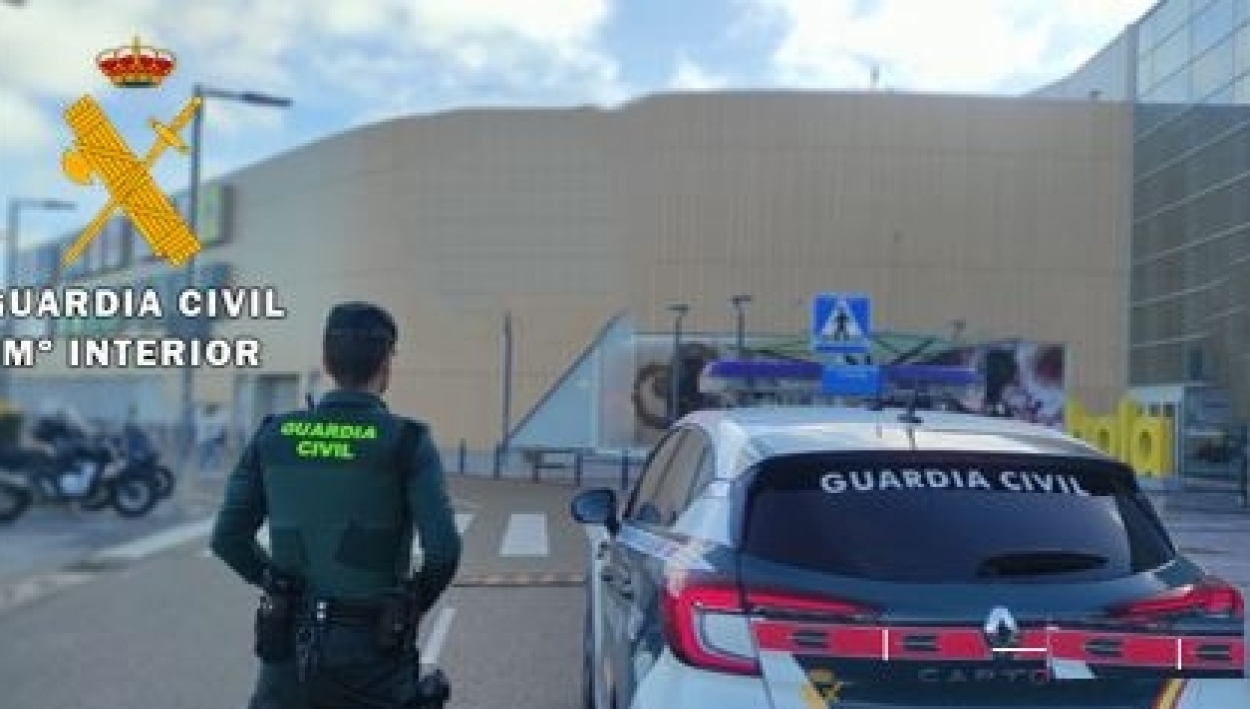 Investigadas tres personas por hurtos y una devolución fraudulenta en RÍO Shopping