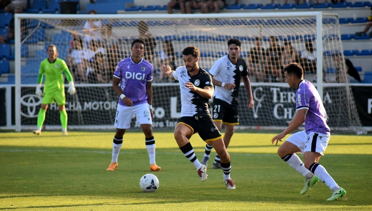 Unionistas perdona y el Burgos golpea al final con un tanto de Llabrés (0-1)